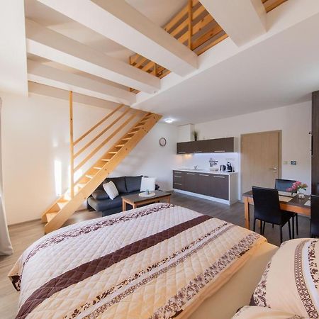 Apartmany Sophia 7 เวลเก โลซีนี ภายนอก รูปภาพ